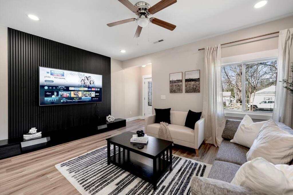 Brand New Cozy Modern Bungalow W/Hot Tub+Movieroom 7 Min From Uptown Charlotte Kültér fotó
