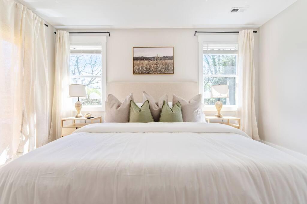 Brand New Cozy Modern Bungalow W/Hot Tub+Movieroom 7 Min From Uptown Charlotte Kültér fotó