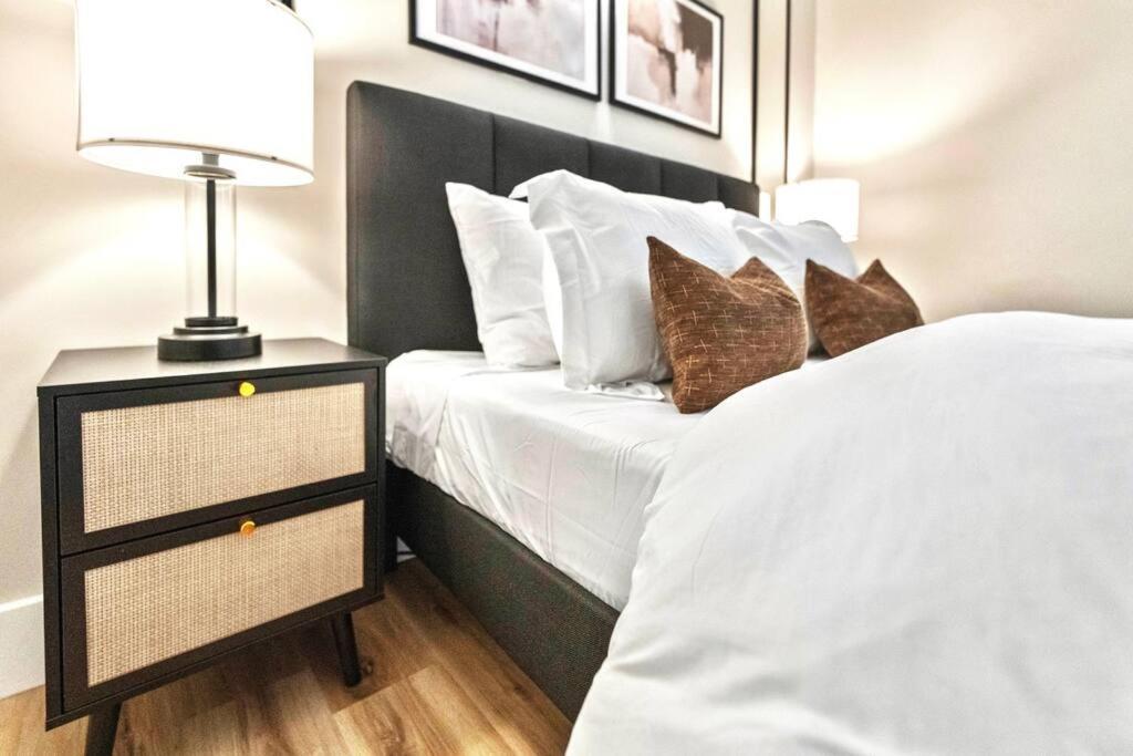 Brand New Cozy Modern Bungalow W/Hot Tub+Movieroom 7 Min From Uptown Charlotte Kültér fotó