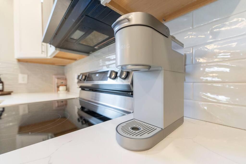 Brand New Cozy Modern Bungalow W/Hot Tub+Movieroom 7 Min From Uptown Charlotte Kültér fotó