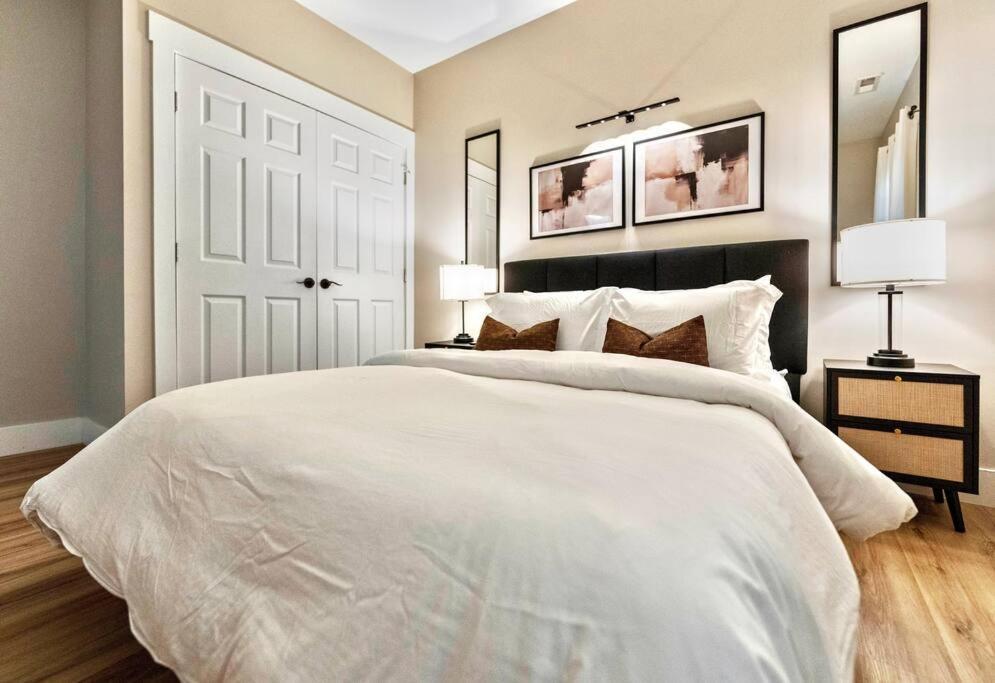 Brand New Cozy Modern Bungalow W/Hot Tub+Movieroom 7 Min From Uptown Charlotte Kültér fotó