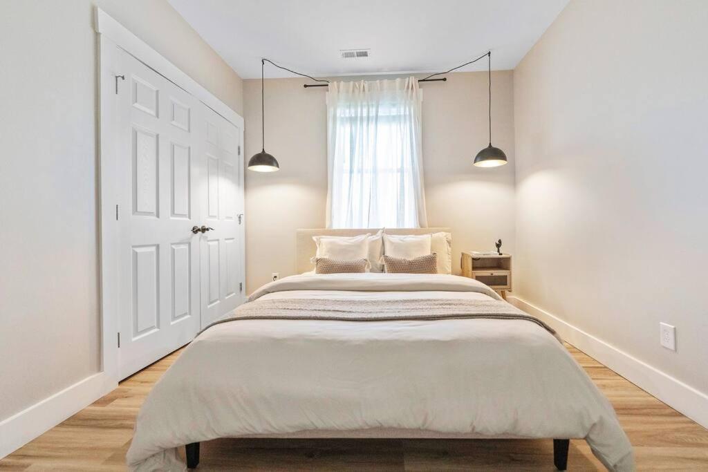 Brand New Cozy Modern Bungalow W/Hot Tub+Movieroom 7 Min From Uptown Charlotte Kültér fotó