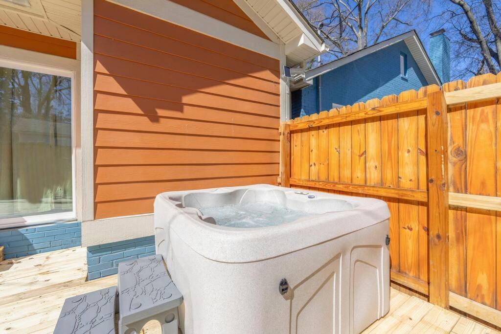 Brand New Cozy Modern Bungalow W/Hot Tub+Movieroom 7 Min From Uptown Charlotte Kültér fotó