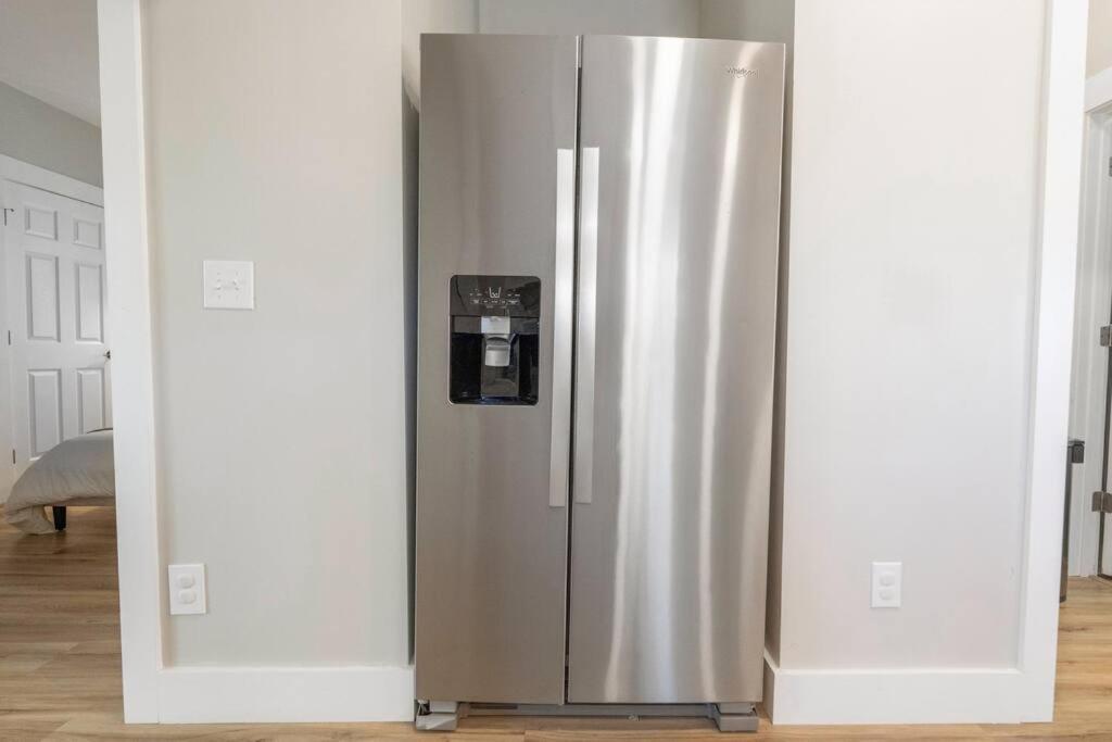 Brand New Cozy Modern Bungalow W/Hot Tub+Movieroom 7 Min From Uptown Charlotte Kültér fotó